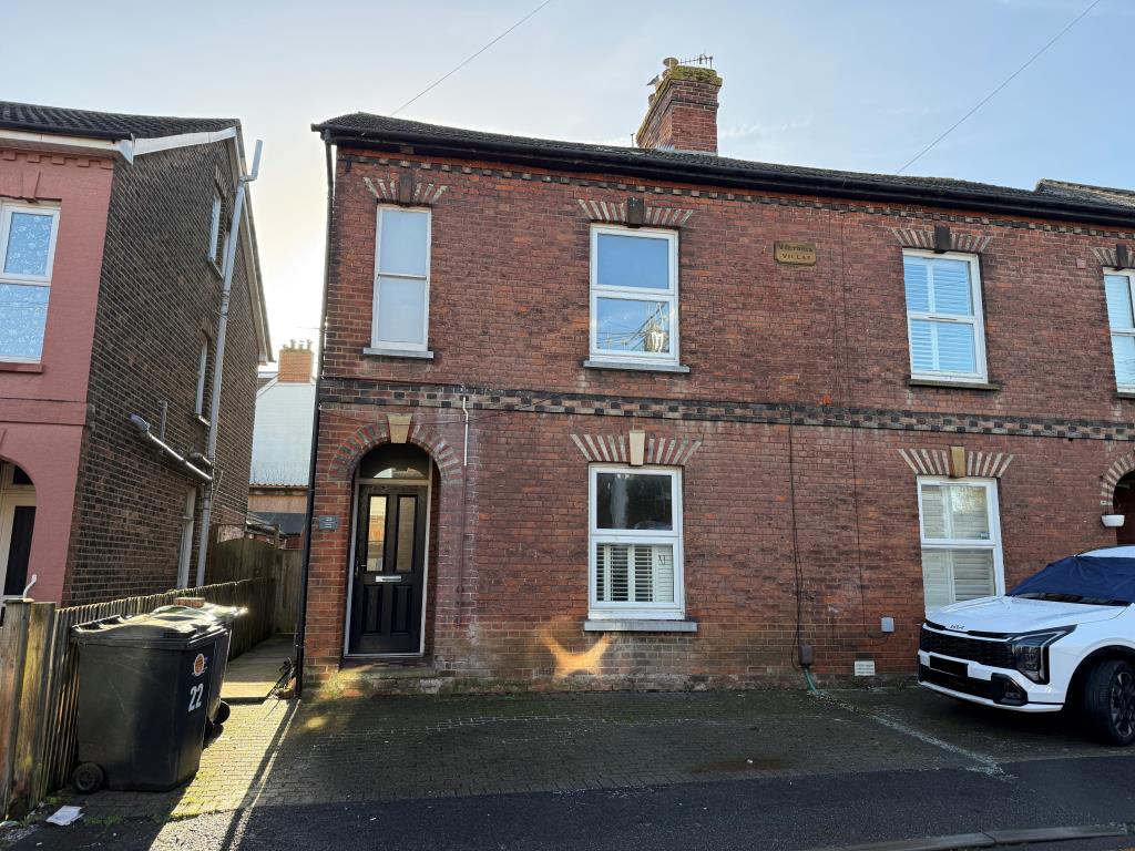 Lot: 162 - WELL PRESENTED SEMI-DETACHED HOUSE - Semi-detached house